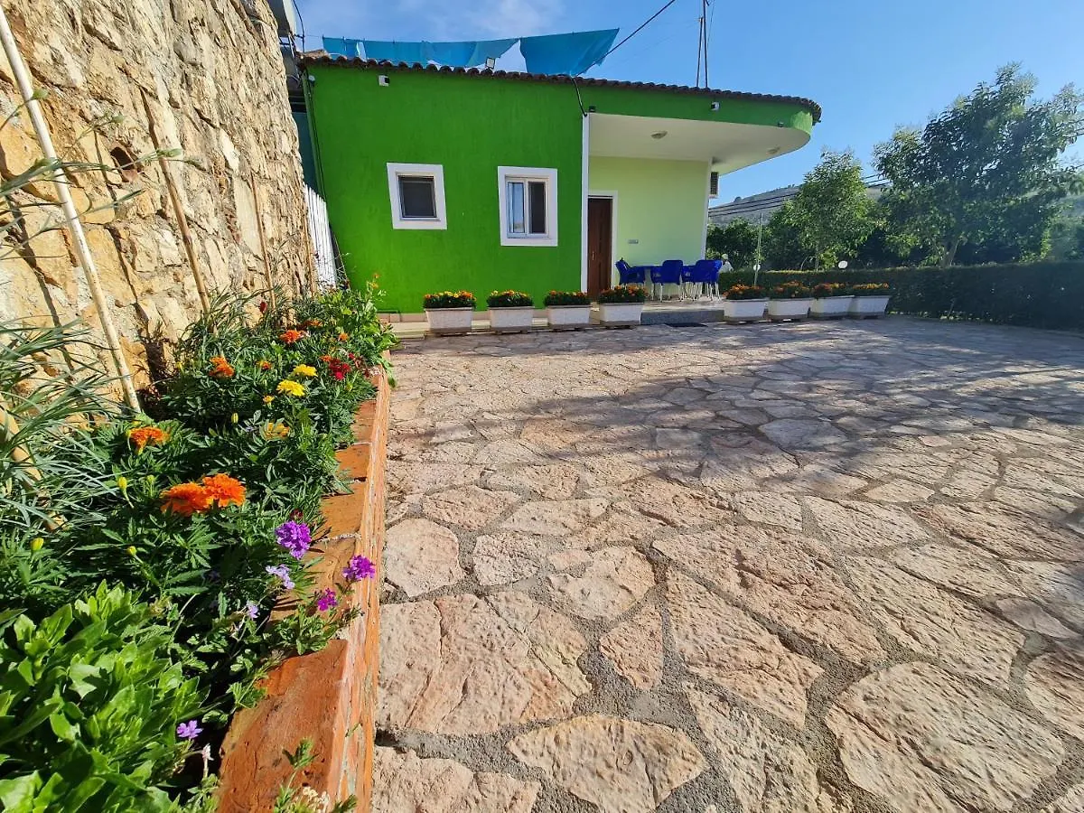 Garden House Villa Ksamil 0*,