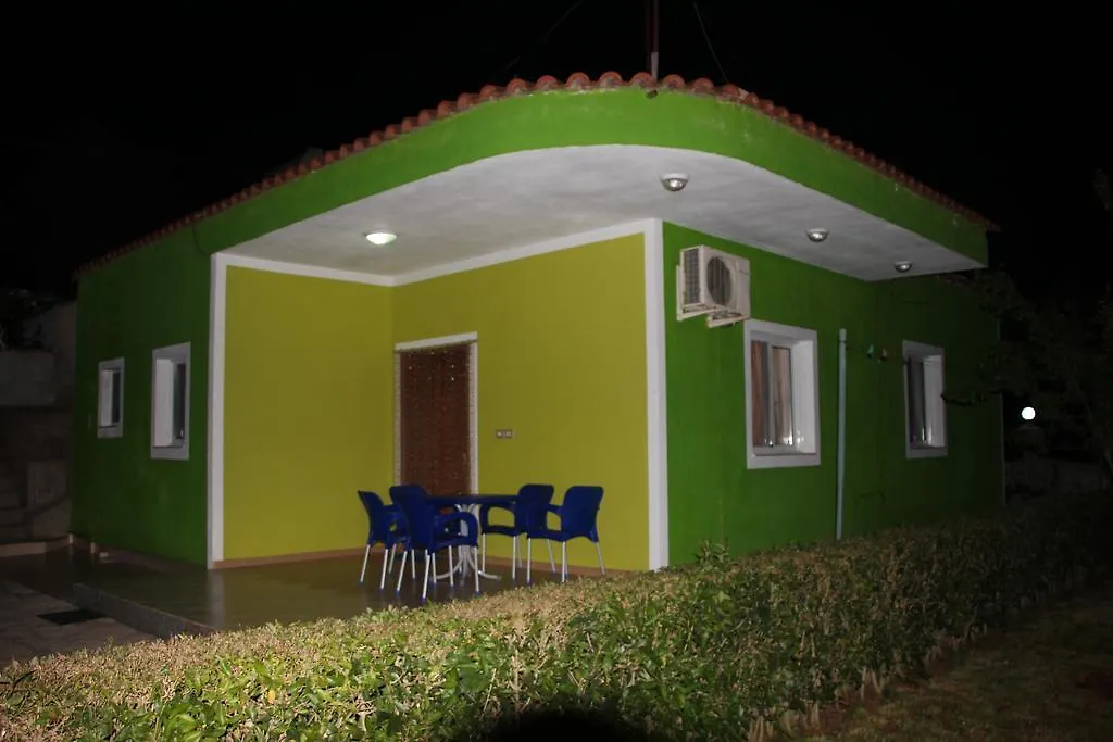 Garden House Villa Ksamil 0*,